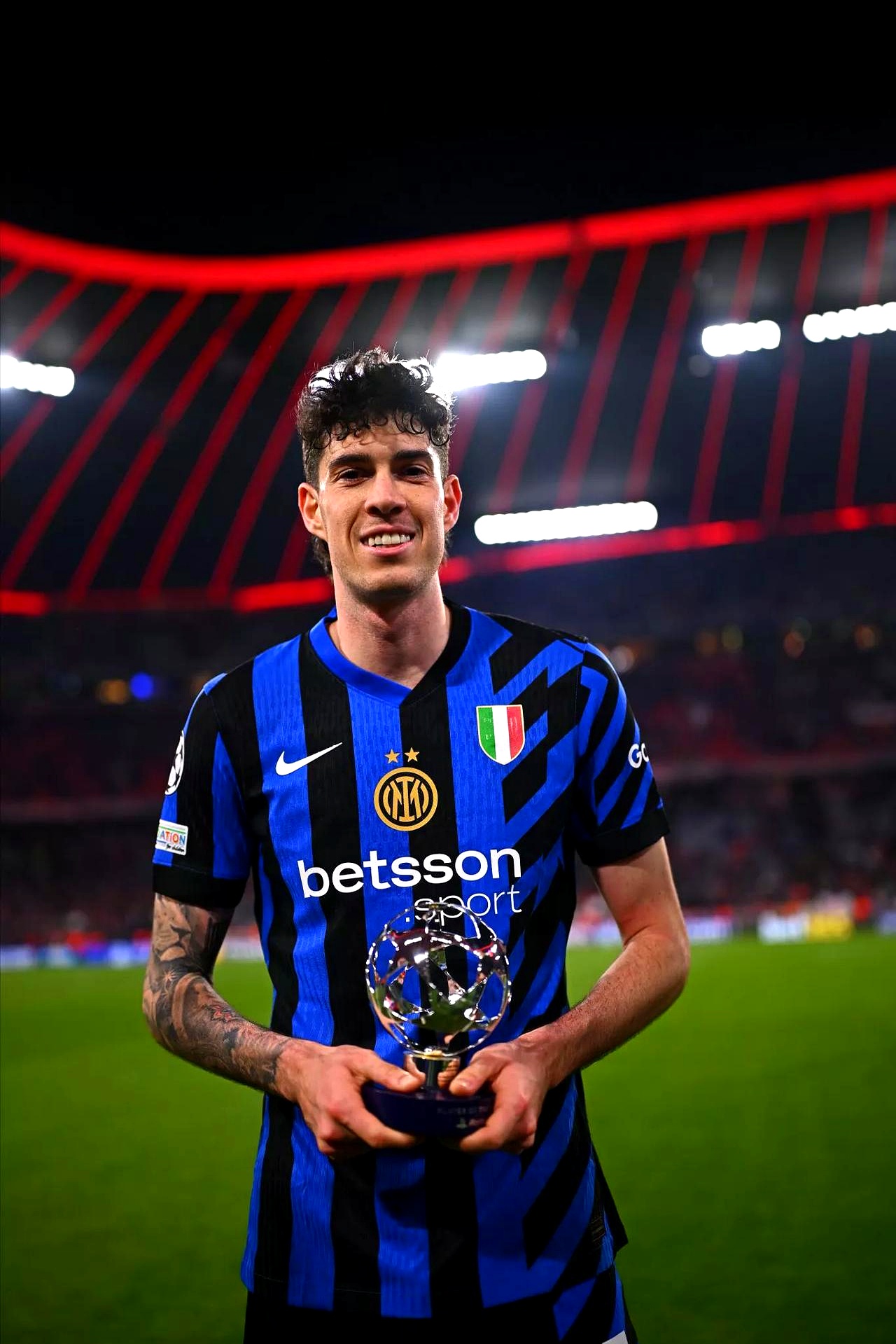 华体会官网-阿森纳险胜里昂，卡瓦尼补时绝平欧冠  第1张